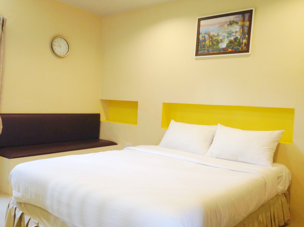 Yellow Room Style