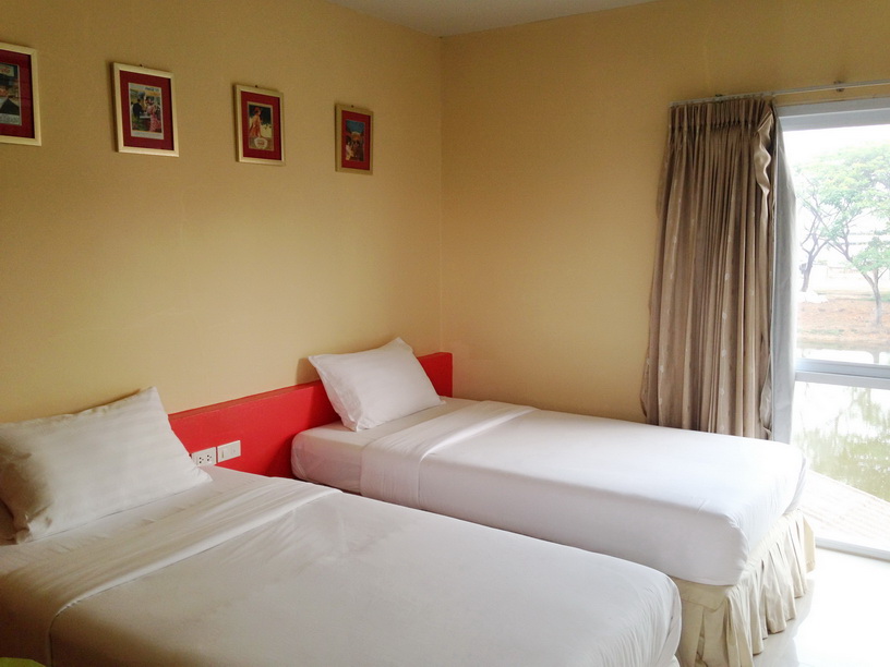 Red Room Style
